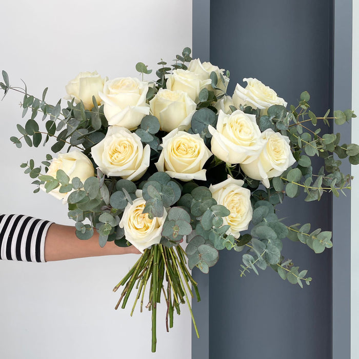 Florette_ROME_Summer_white_roses_bouquet_Grand_size_2023-07-31