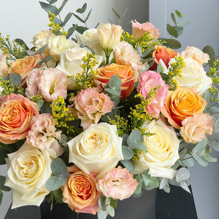 Florette_Flower_Gift_Box_Arrangement-Tahiti-12-07-2025-zoomed