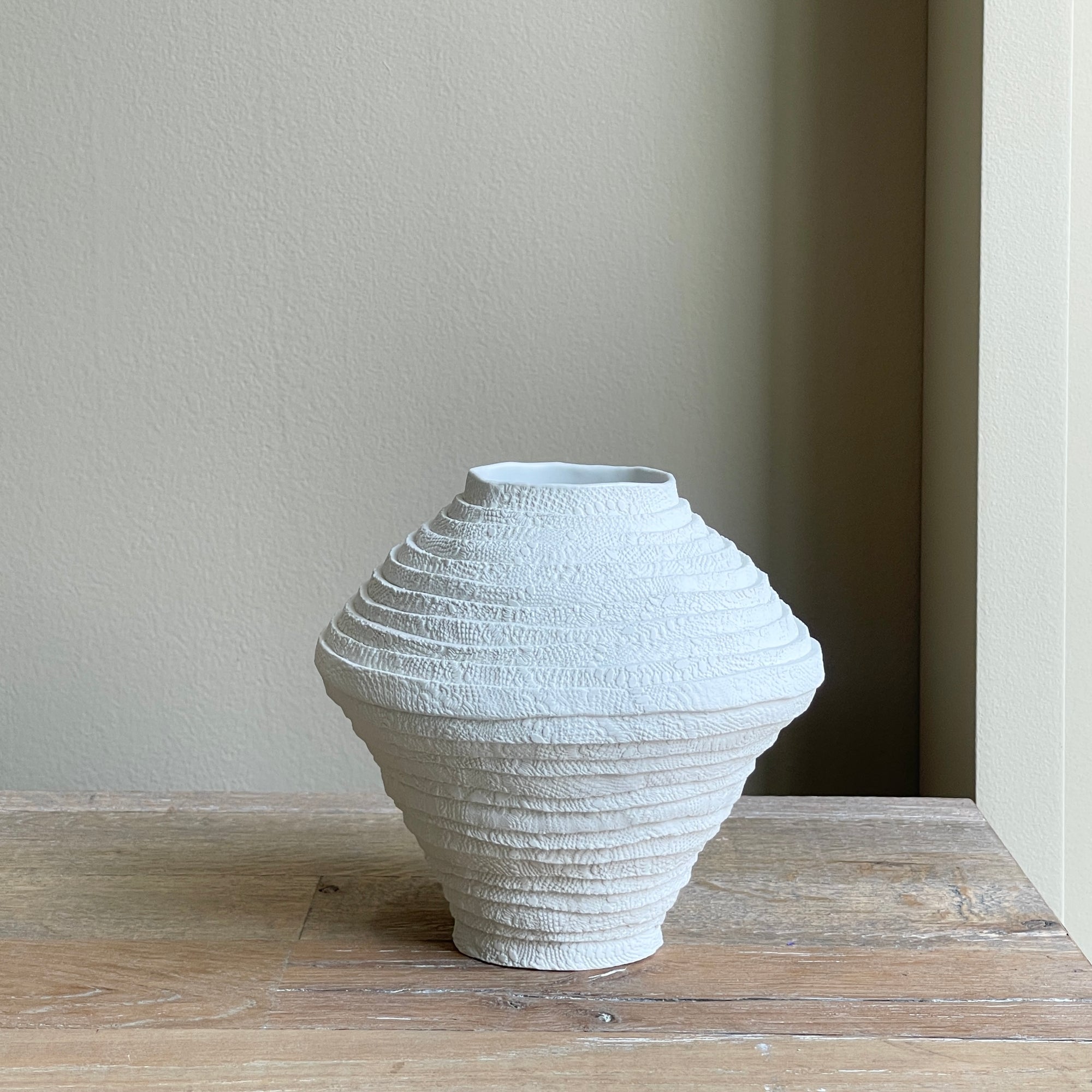 Cone Lace Coil Vase (Large)