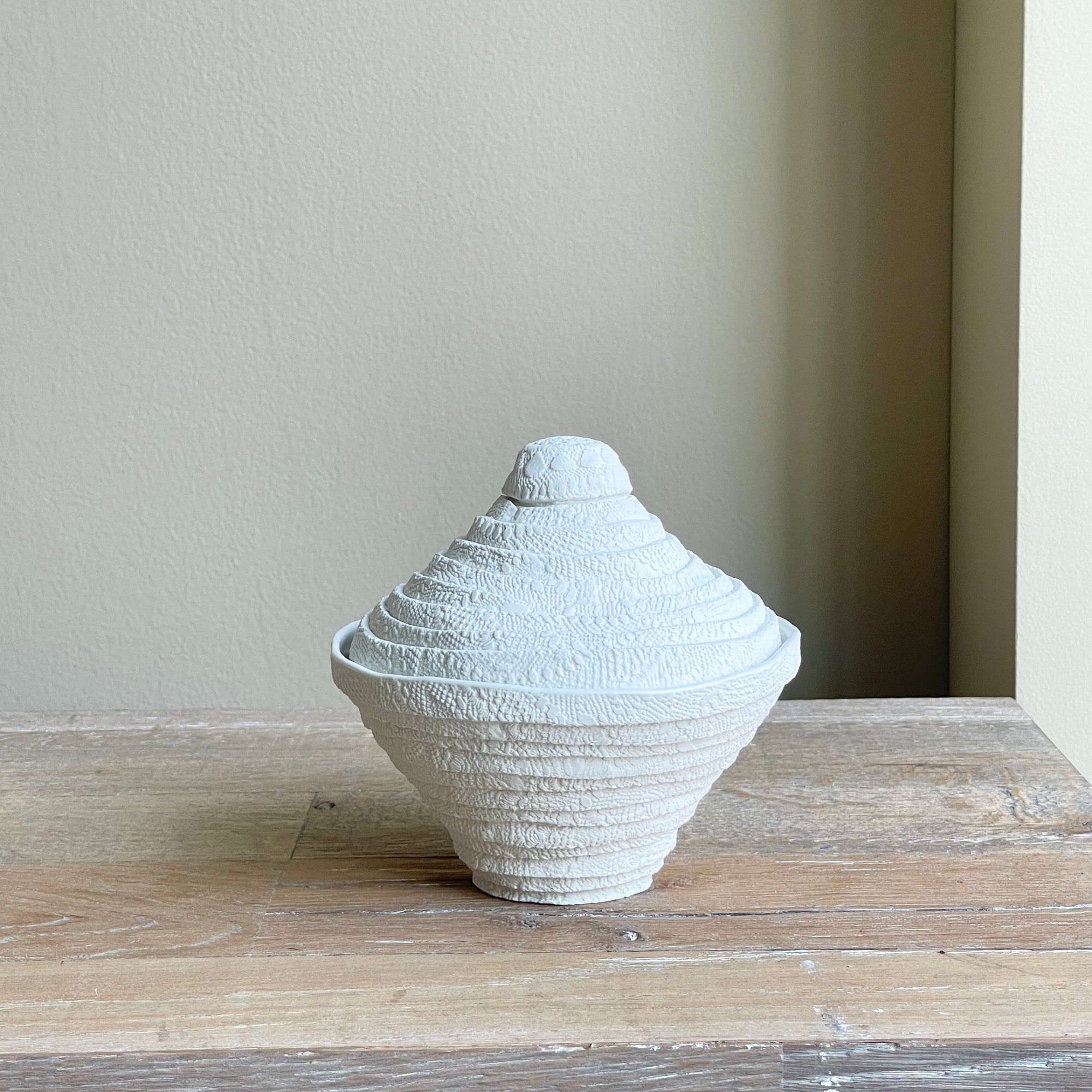 Cone Lace Coil Box (Medium)