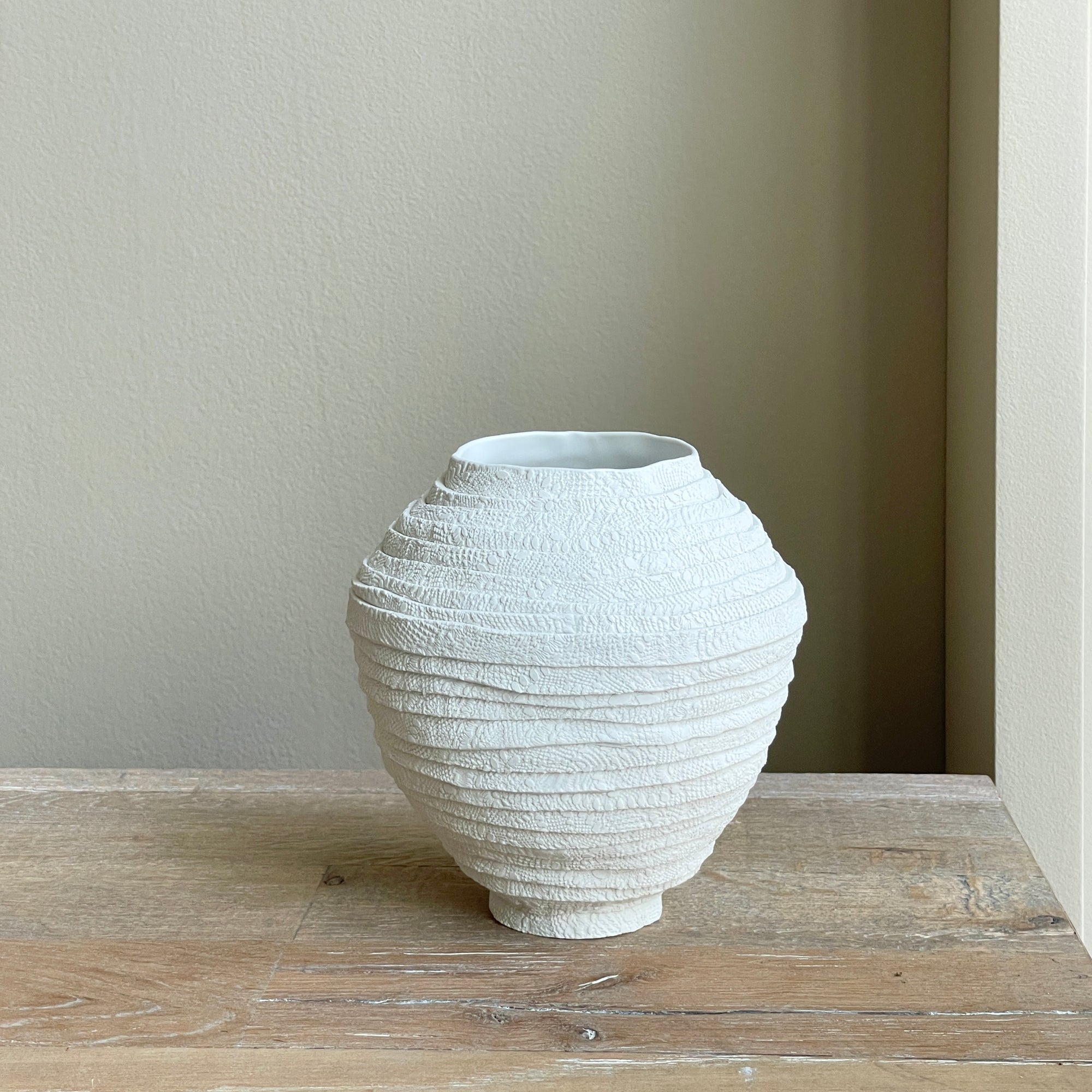 Barrel Lace Coil Vase (Large)