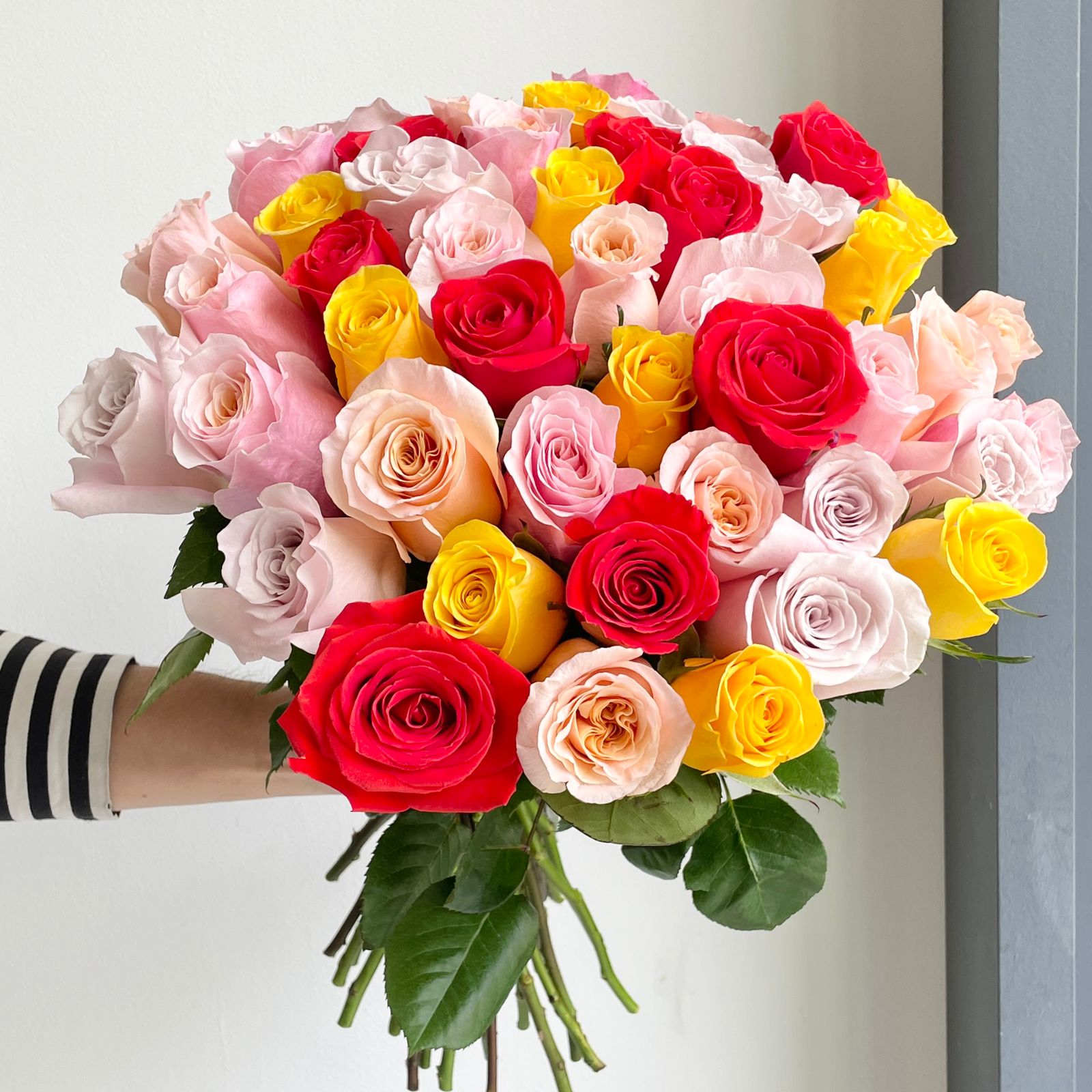 Roses Mix - Bright Delights (50 stems)