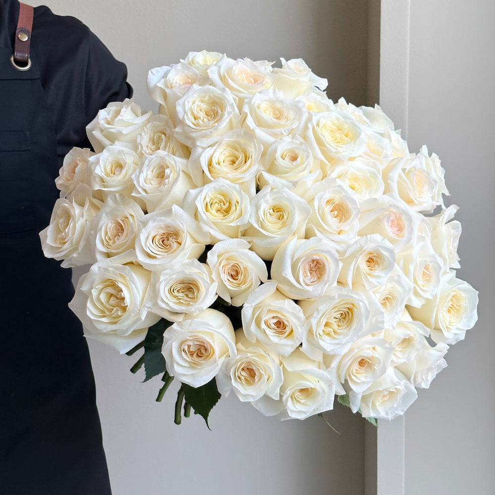 Roses - Champagne White (50 Stems)