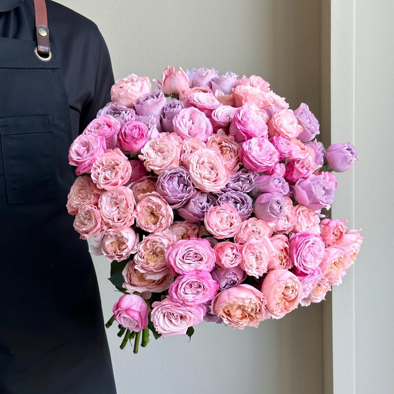 Spray Roses Mixed - Dainty Petals