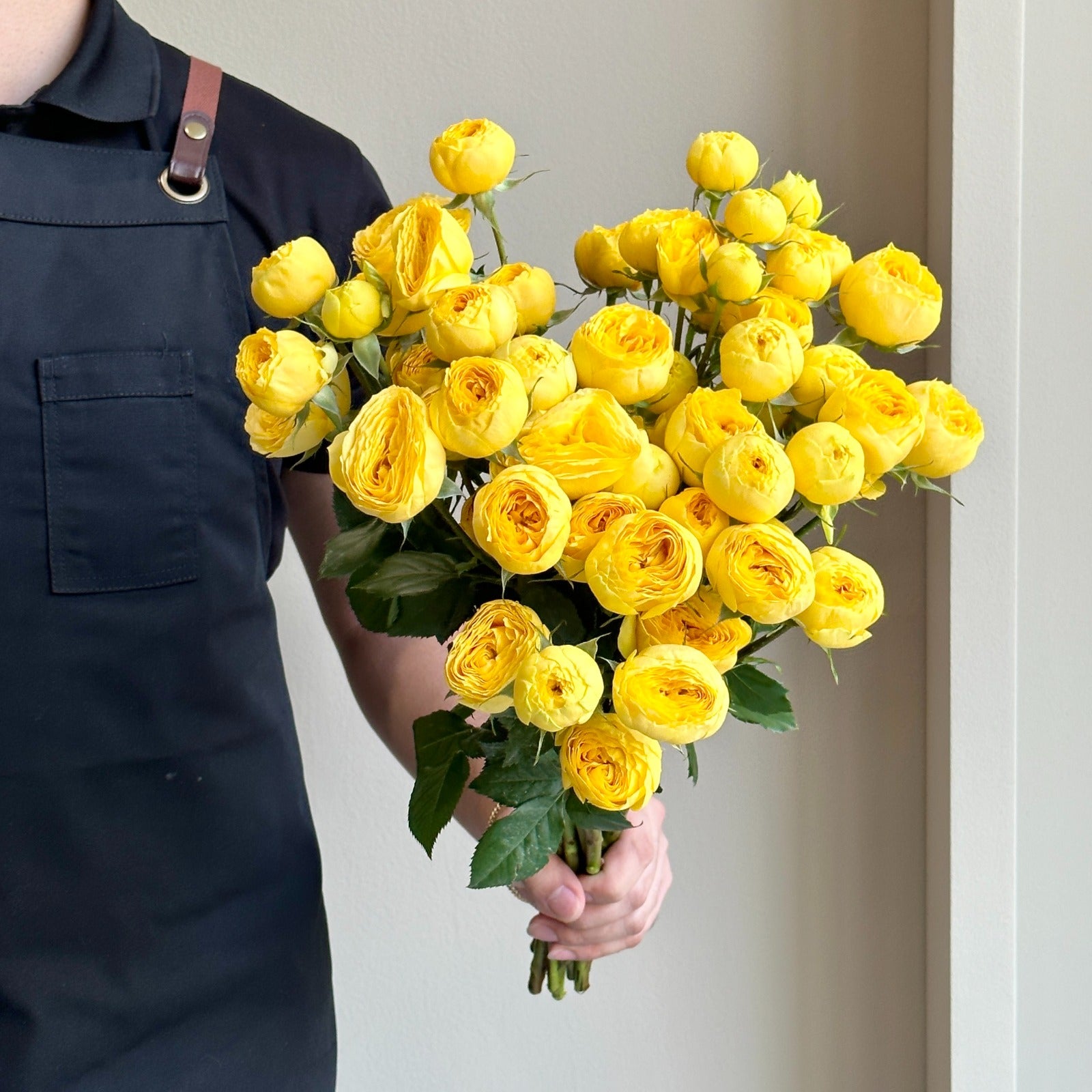 Spray Roses - Golden Trendsetter