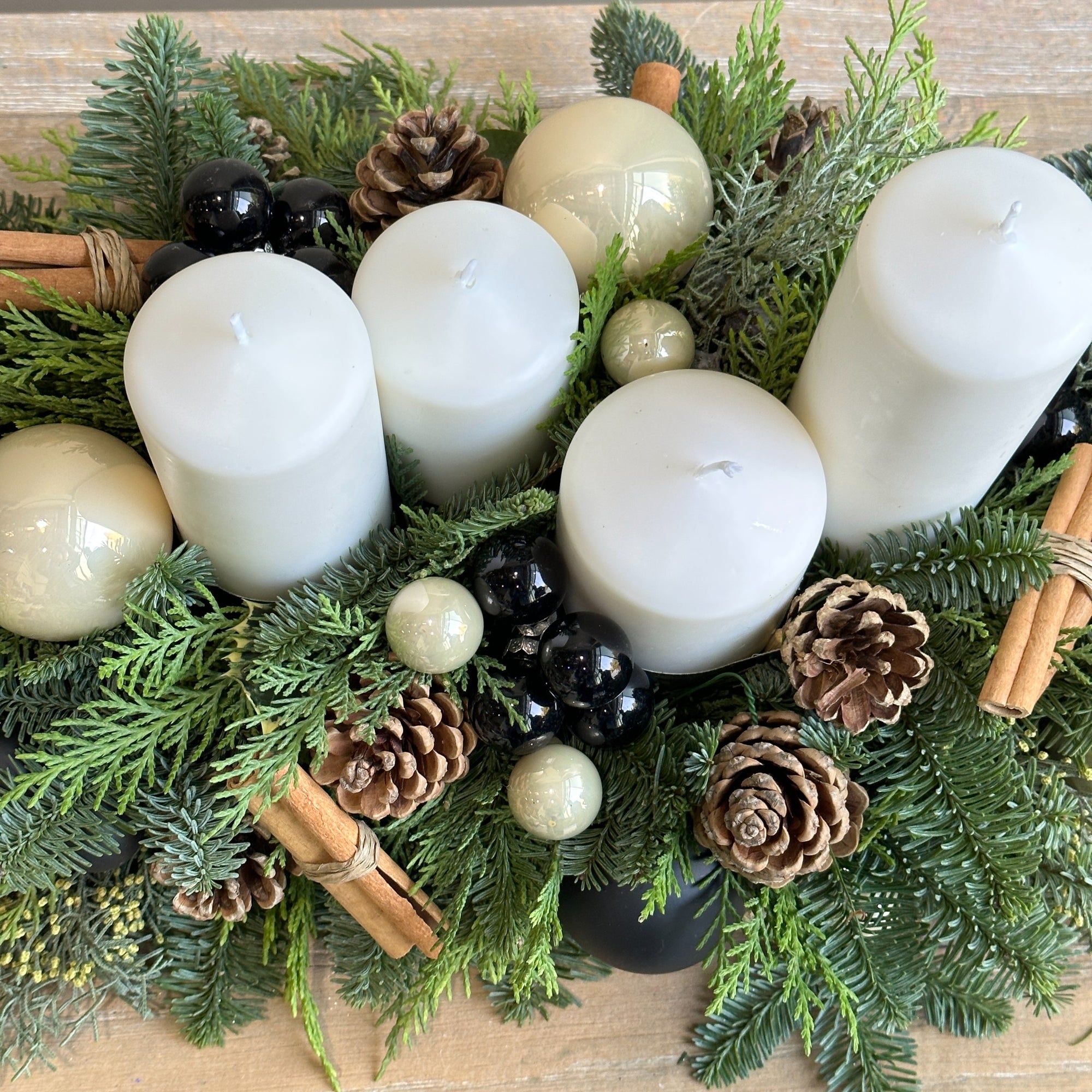 Beaufort - Candle Festive Centerpiece