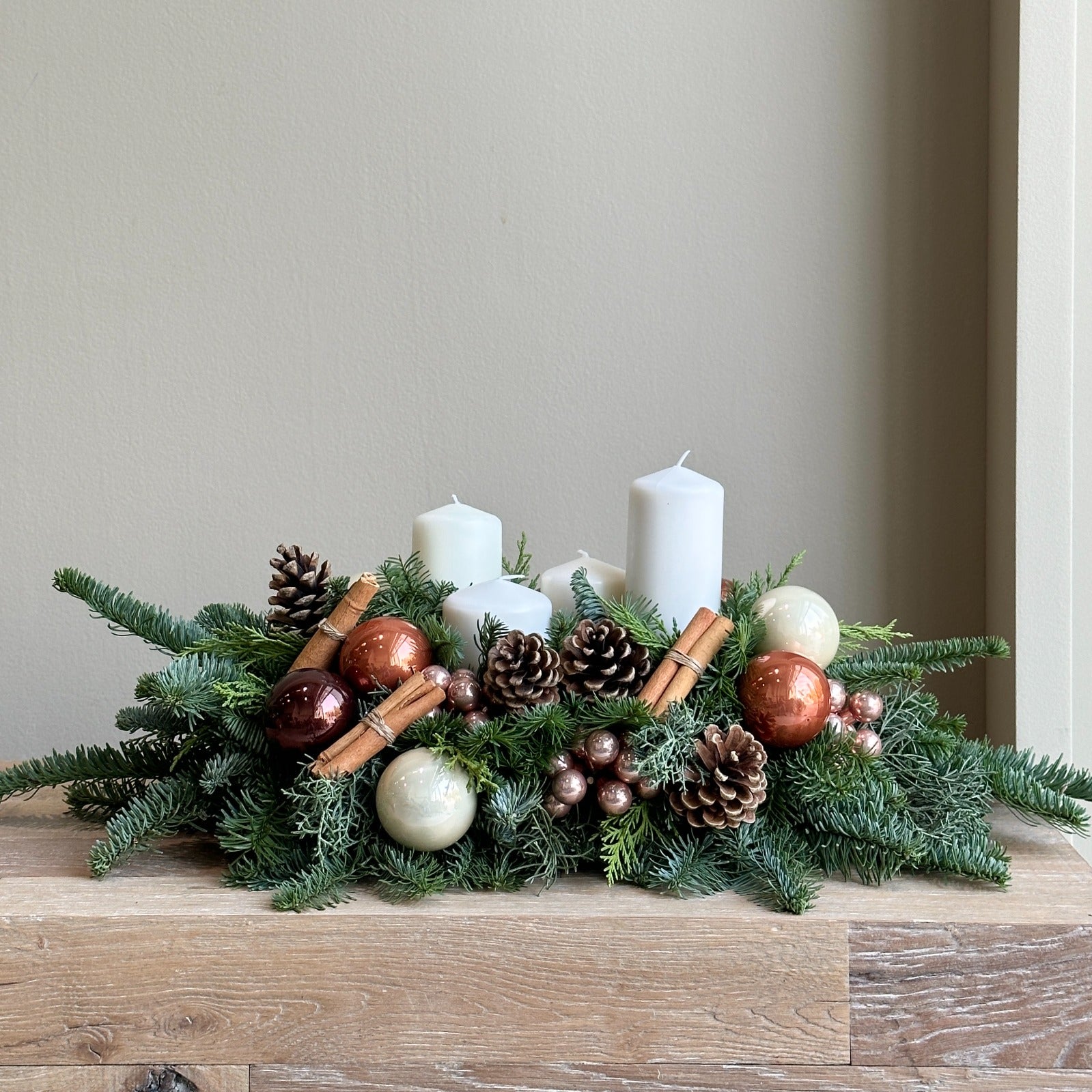 Melbourne - Candle Festive Centerpiece