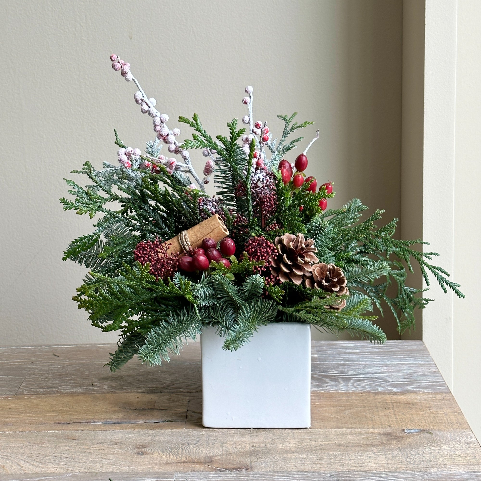 Cambridge - Festive Winter Pot