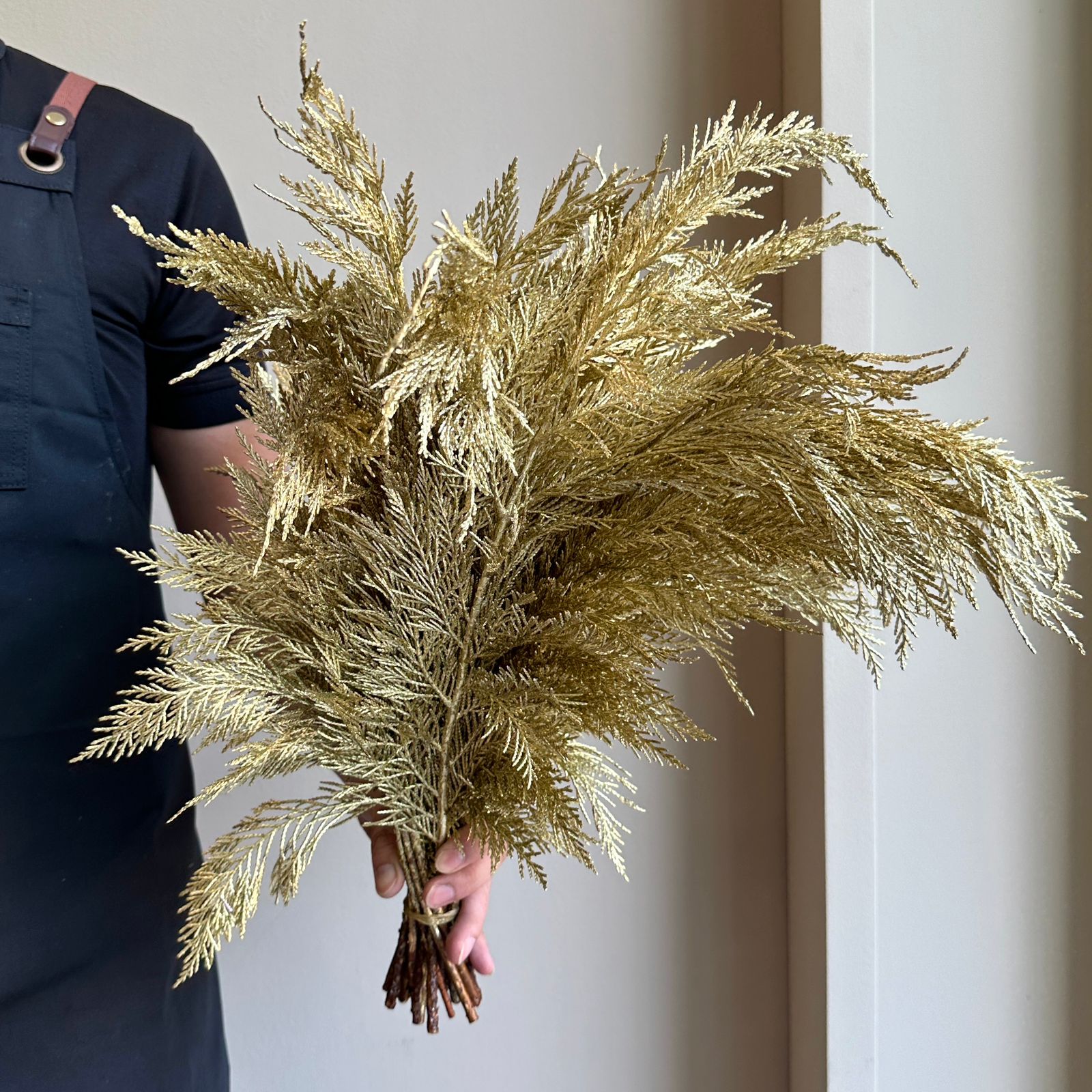 Conifer - Painted Metallic Gold (20 Stem)