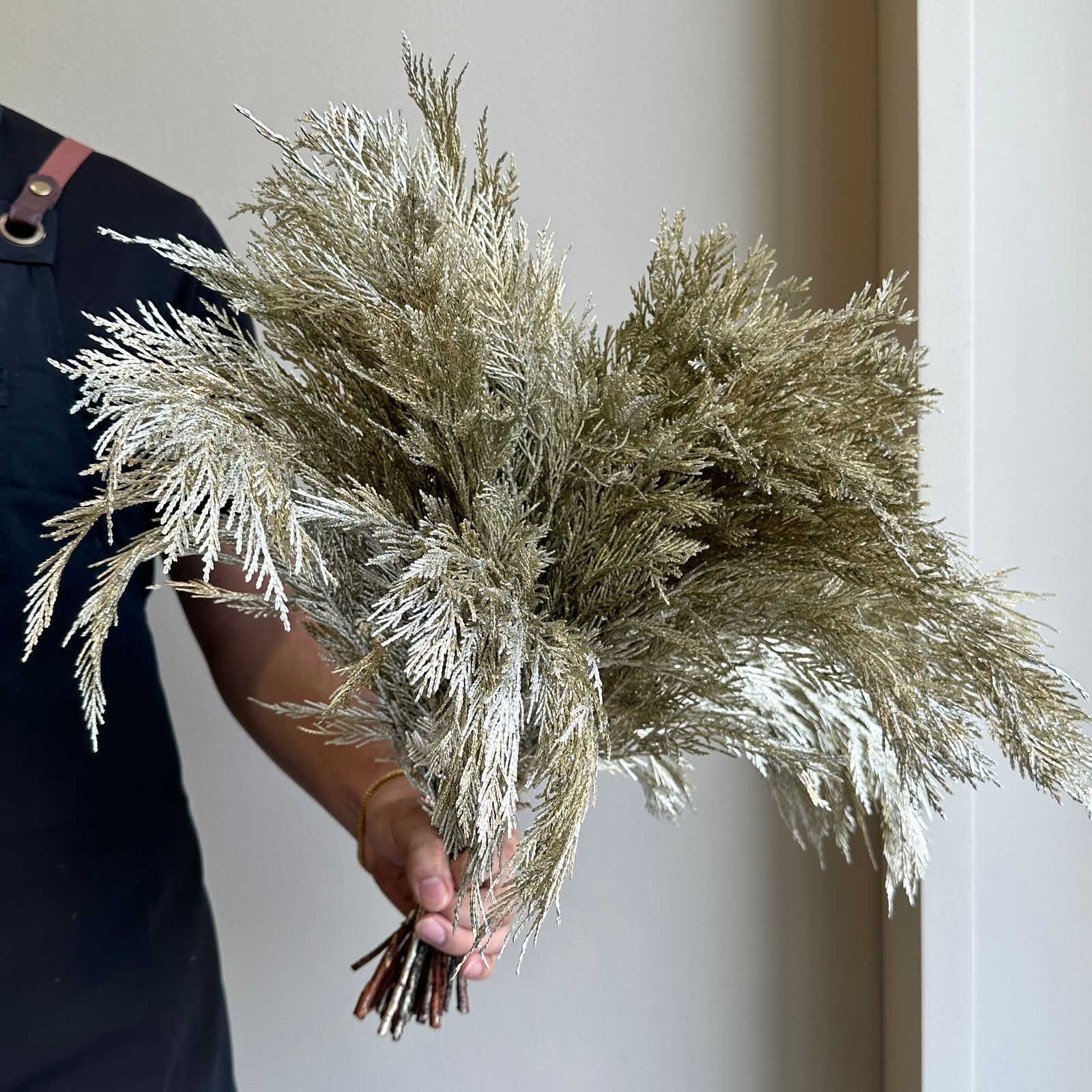 Conifer - Painted Metallic Platinum (20 Stem)