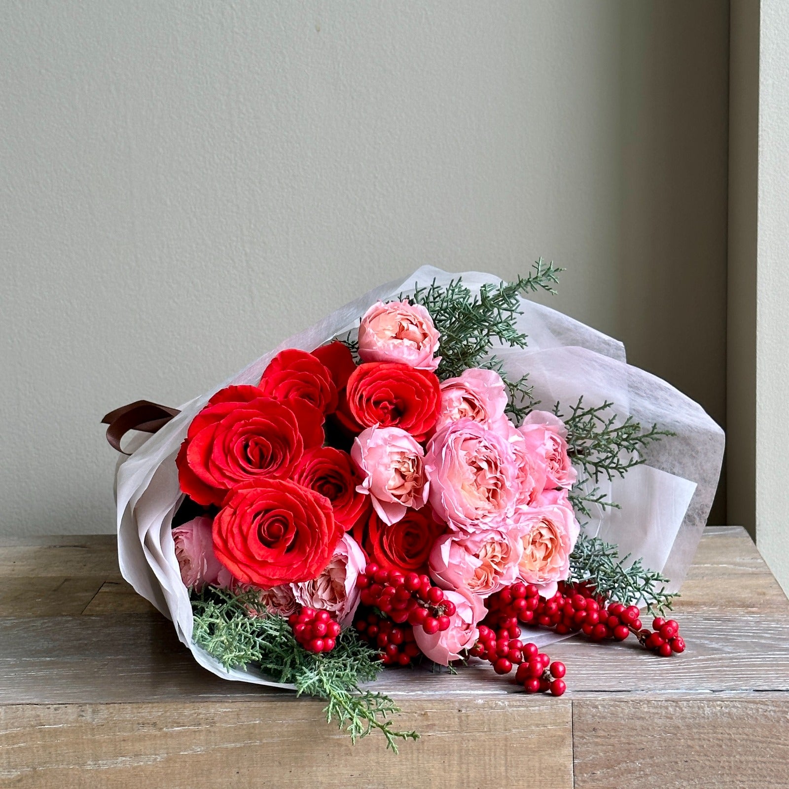 Spray Rose - Yuletide Love