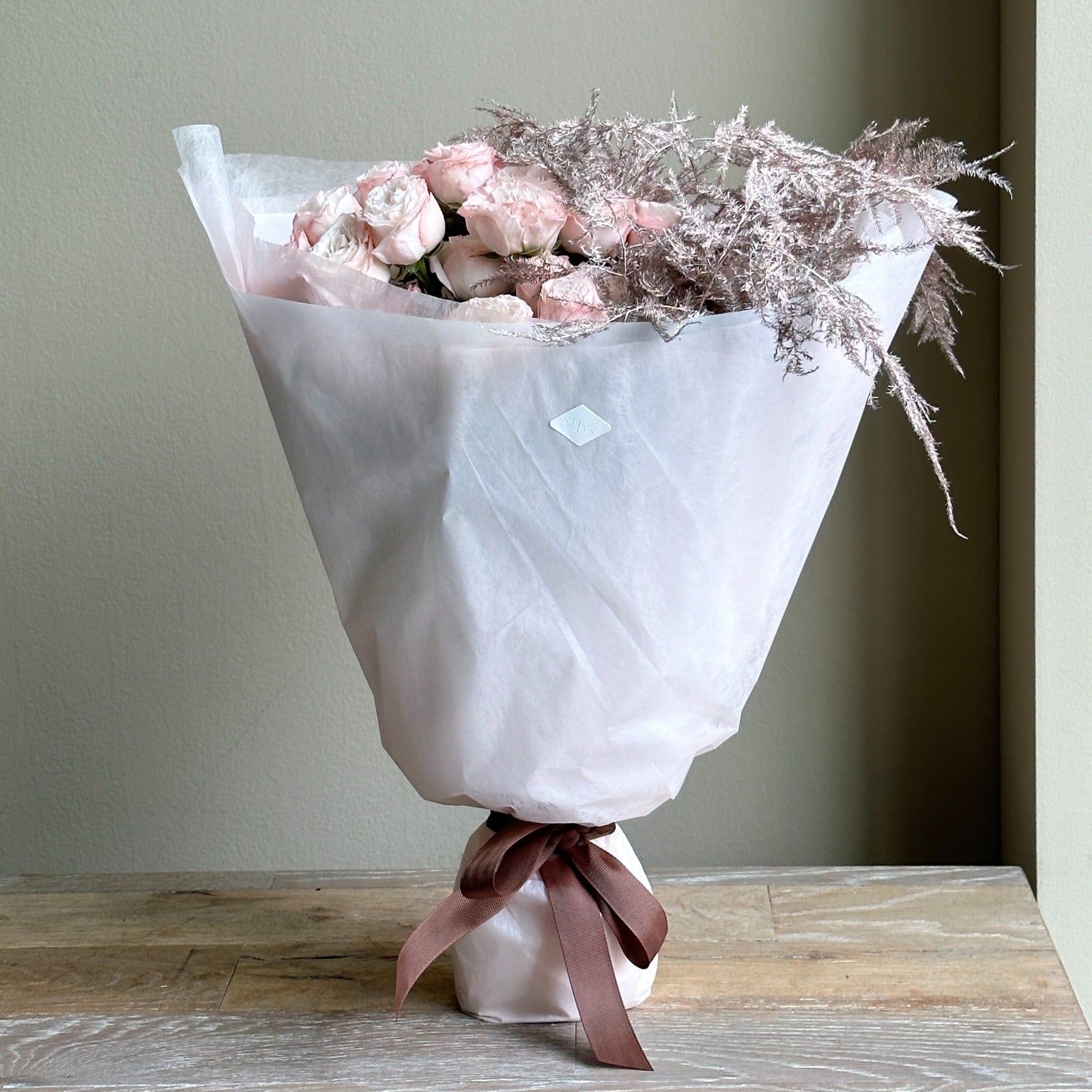 Spray Rose - Frosted Rose Noël