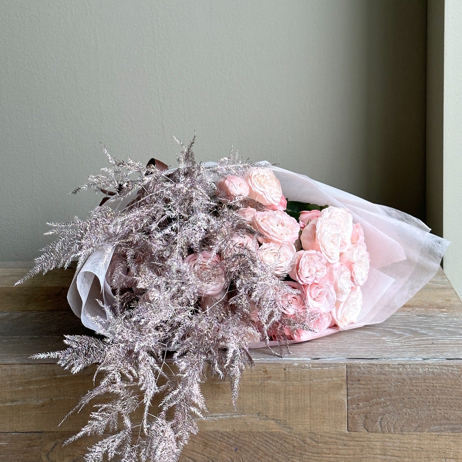 Spray Rose - Frosted Rose Noël