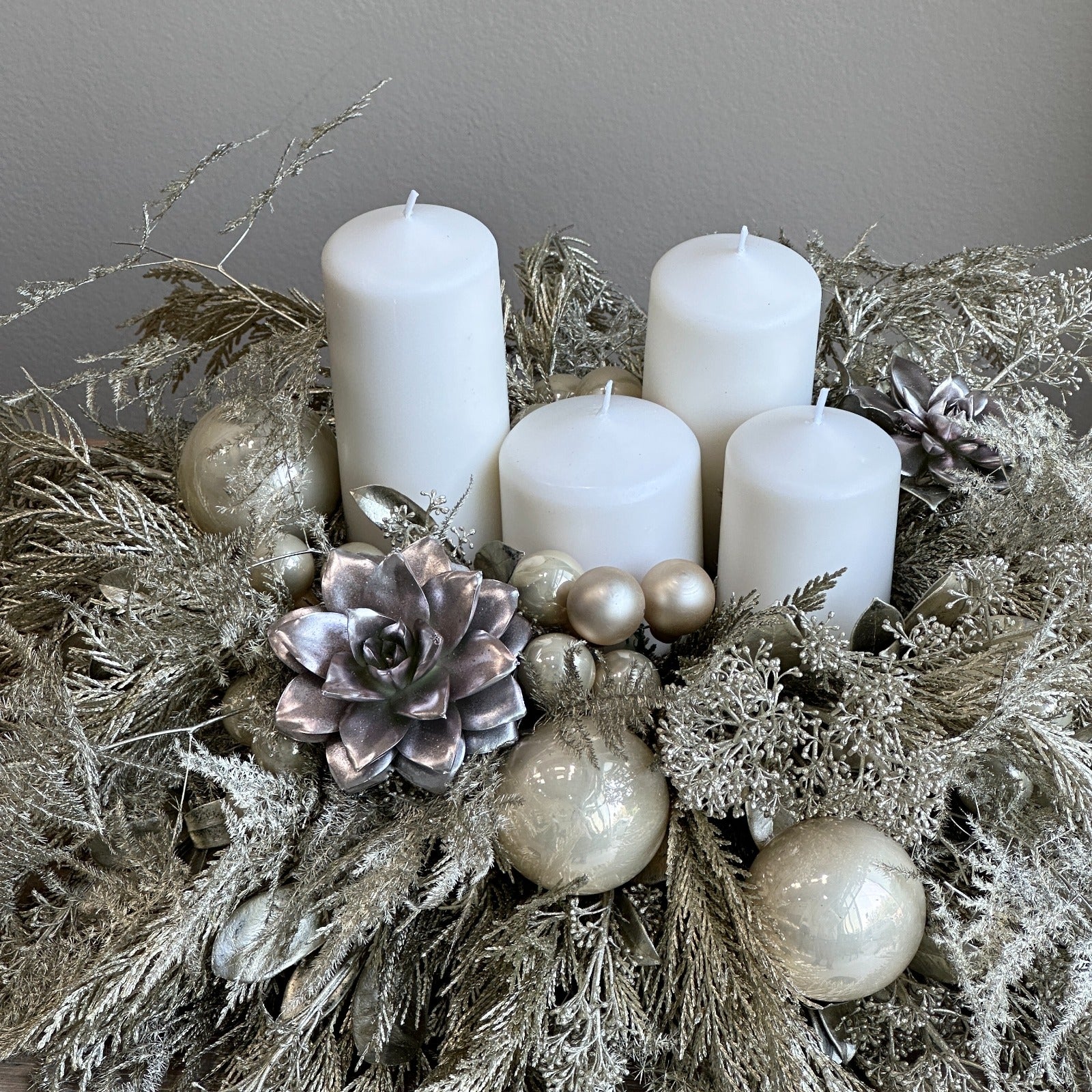 Lyon - Candle Festive Centerpiece